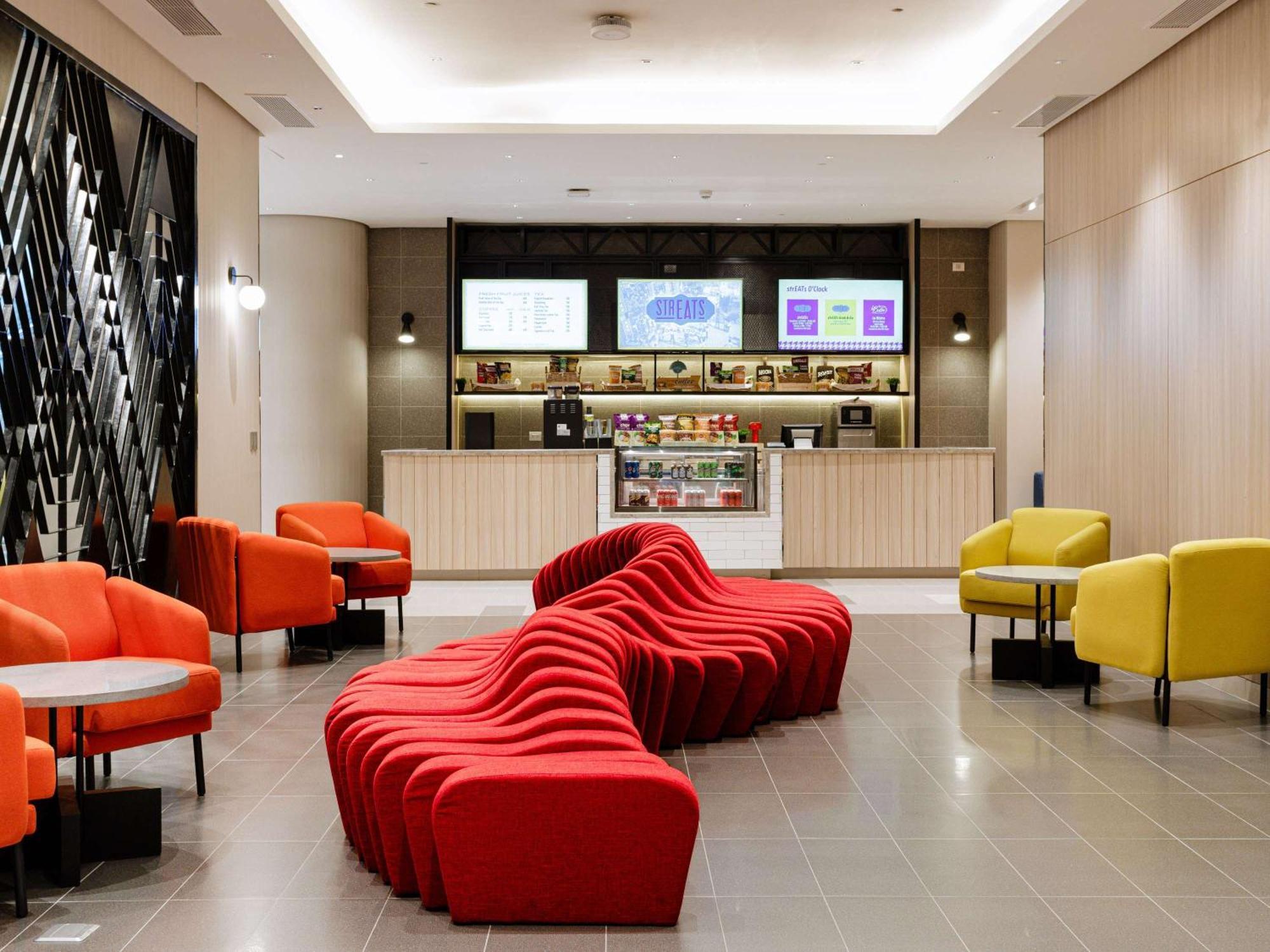 Ibis Styles Manila Araneta City Quezon City Exterior photo